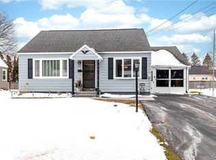 211 Crestwood Dr, North Syracuse, NY 13212