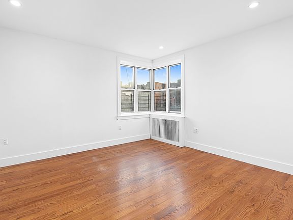4th image of 4300 Broadway #4BB
