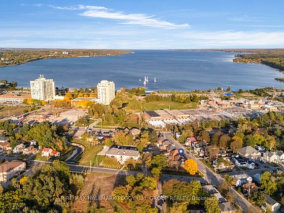 3rd image of 48 Brock St