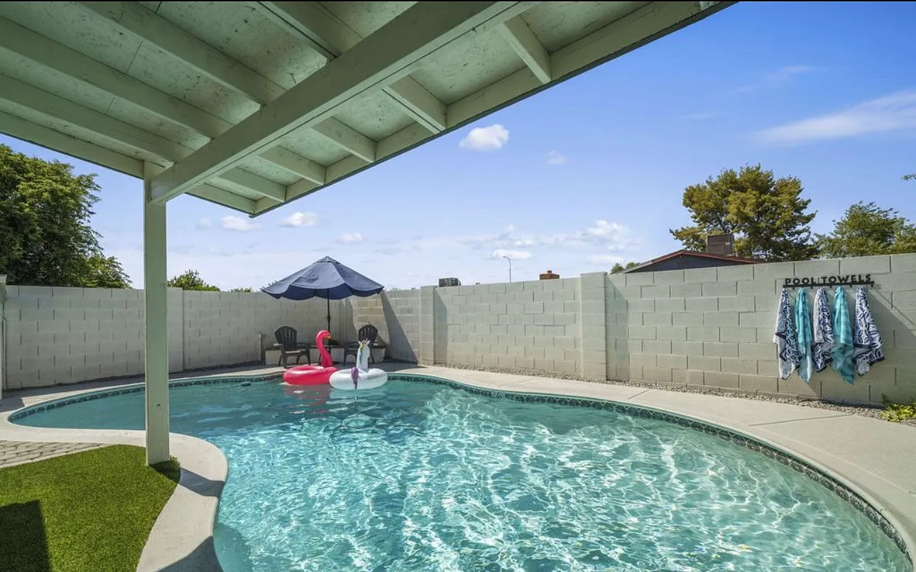 3 bed, 1230 sqft, $1,000 — Photo 2