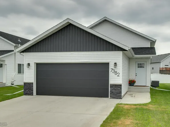 7382 24th St S, Fargo, ND 58104