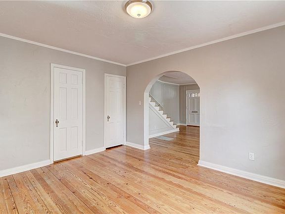 2nd image of 908 NW 37th St