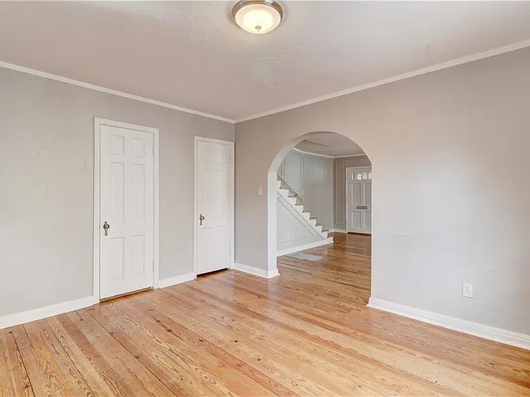 910 Northwest 37th Street - 908 — Photo 2