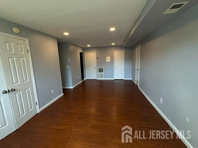 332 College Dr — Photo 8