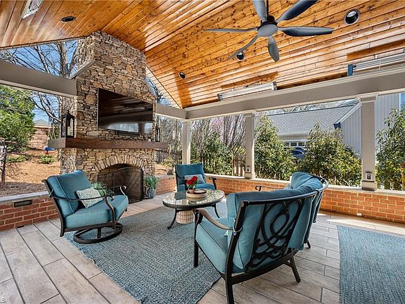4th image of 3306 Wedgewood Pl