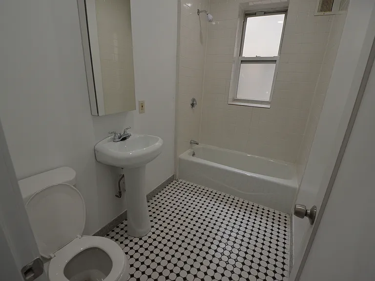 111 Peterborough St #2 — Photo 18