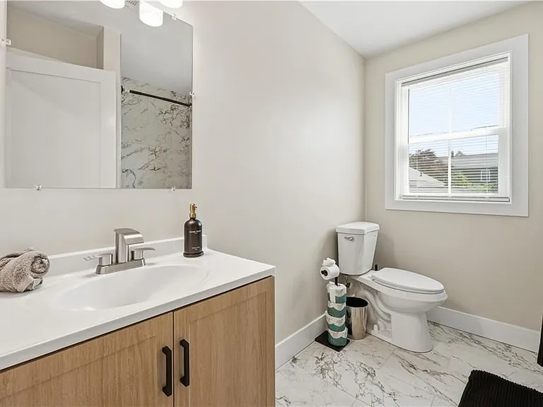 160 Cumberland St — Photo 14