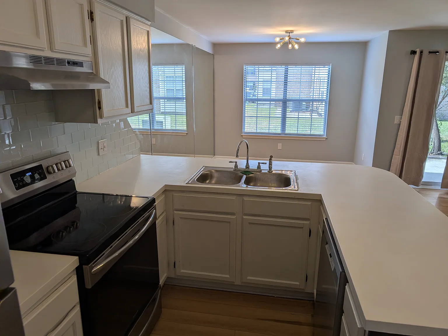 2 bed, 1233 sqft, $1,300 — Photo 2