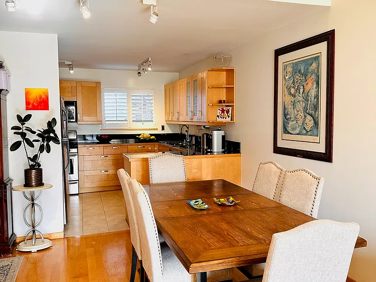 4900 Whitsett Ave #7 — Photo 8