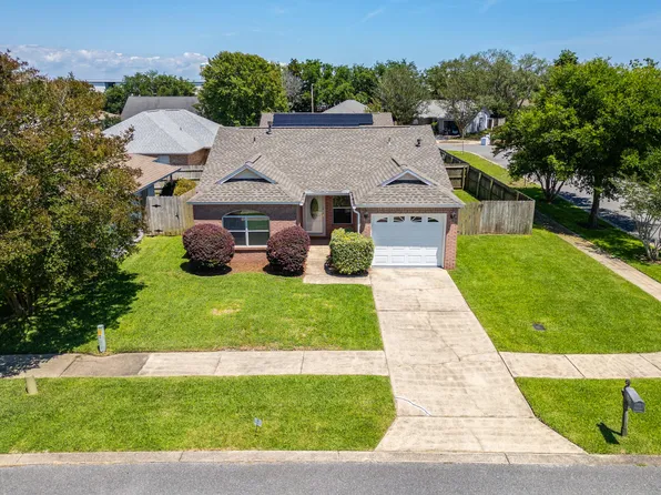 145 Lola Cir, Destin, FL 32541