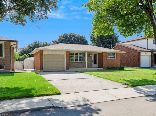 35 Burrwood Dr, Hamilton, ON L9C 3S9