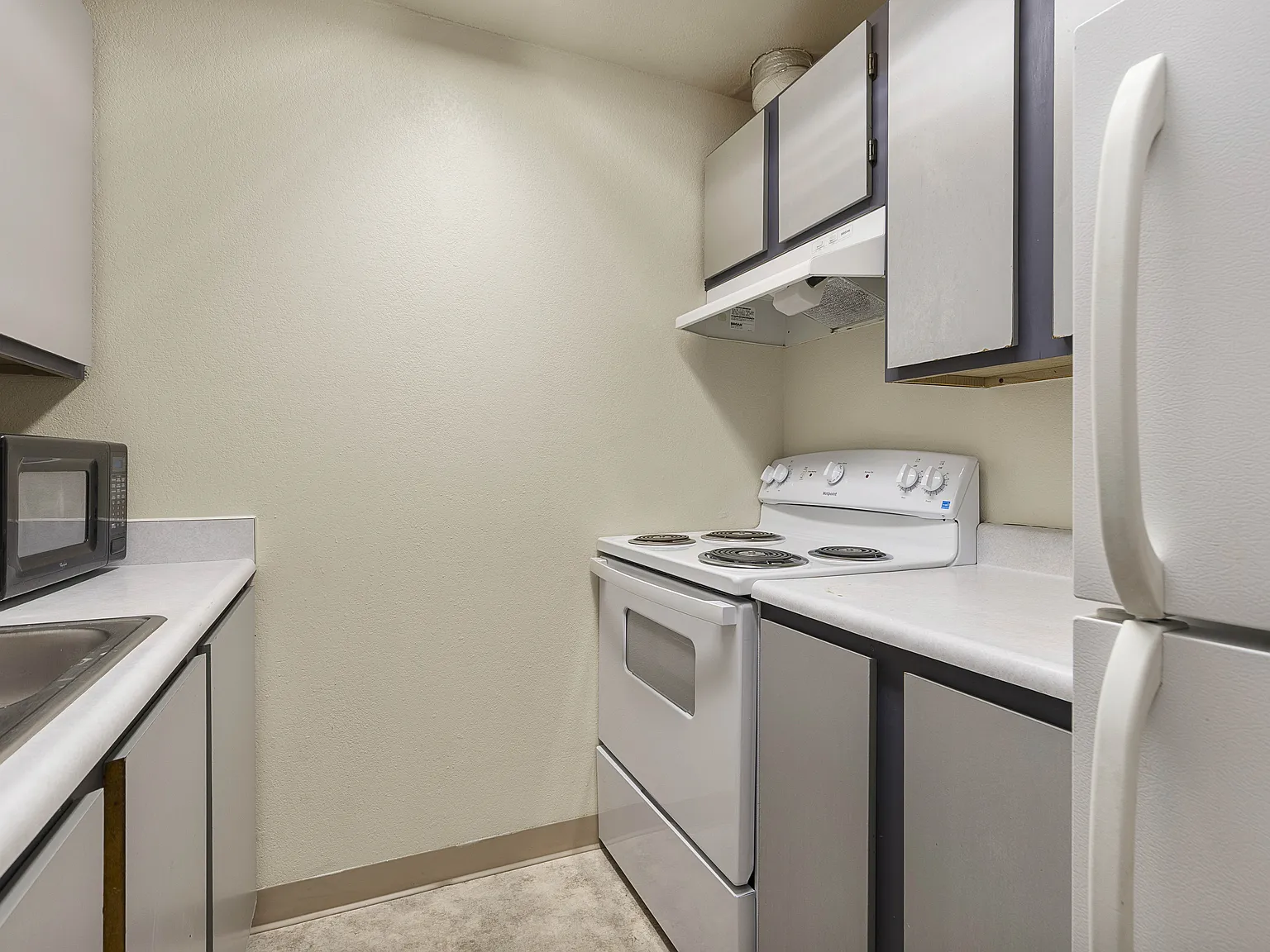 Dry Creek Apartments — Photo 1