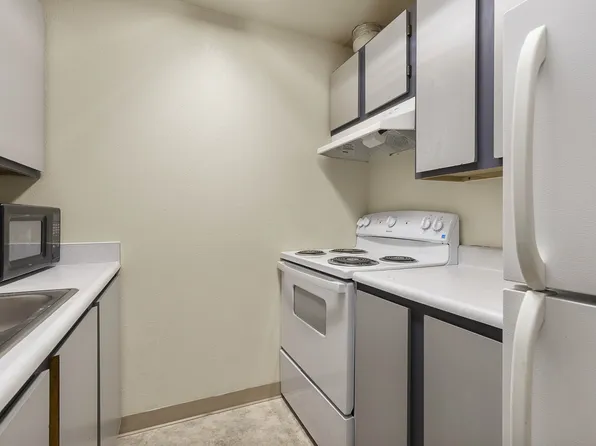 Dry Creek Apartments