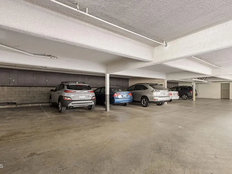 460 E Cypress Ave #C — Photo 22