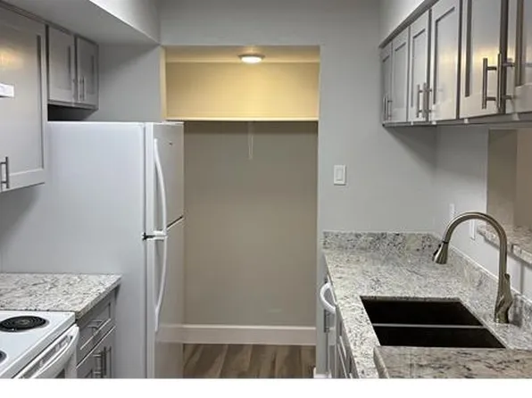 7200 T C Jester Blvd, Houston, TX