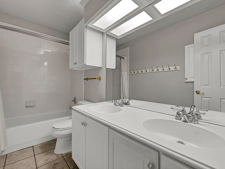 306 Canyon Lake Dr — Photo 32