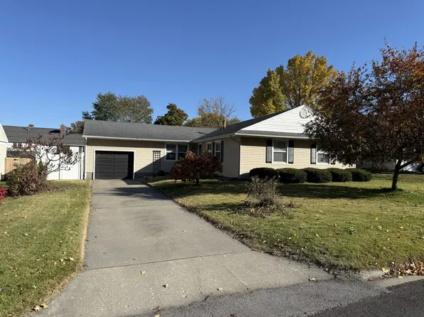 1056 S Salt Pond Ave, Marshall, MO 65340