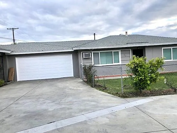 340 S Aspan Ave — Photo 1