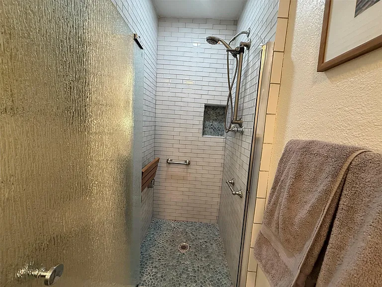 922 Hector Ave — Photo 18
