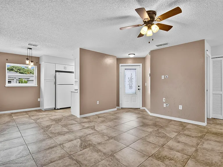73 Buttonworth Dr #B — Photo 19