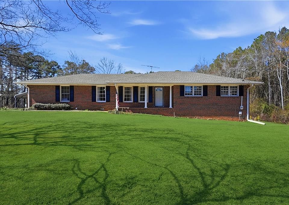 1st image of 3325 Henderson Dr