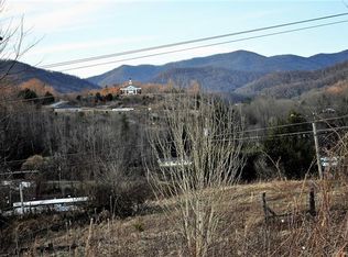 51 Ridge View Dr, Bakersville, NC 28705