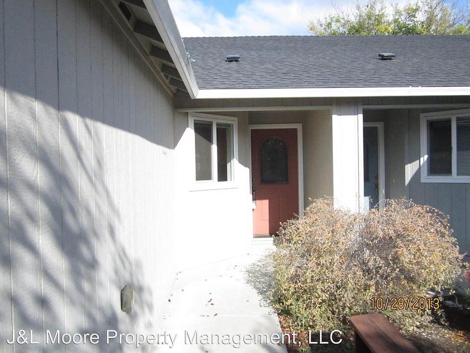 1st image of 120 Cottonwood Dr