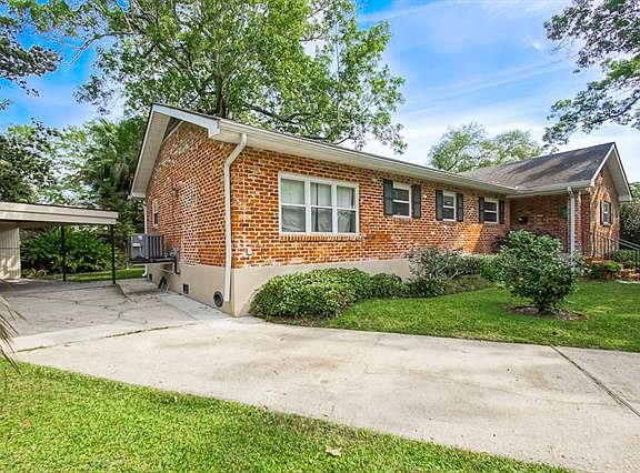 3rd image of 9625 Evelyn Pl
