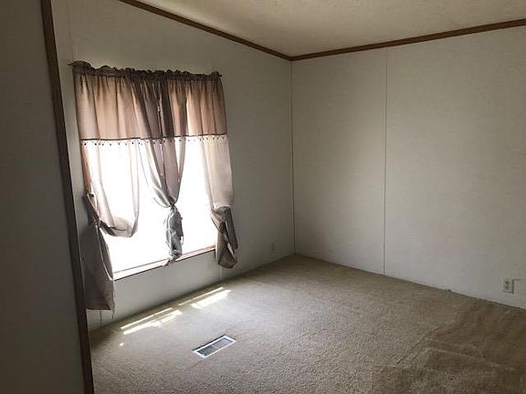 3rd image of 199 Willard Dr