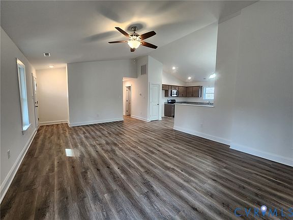 4th image of 2545 Wickham Rd