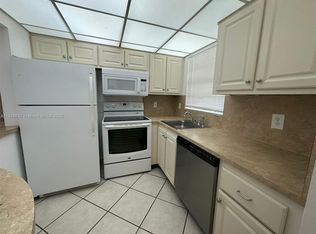 1638 Embassy Dr APT 307, West Palm Beach, FL 33401