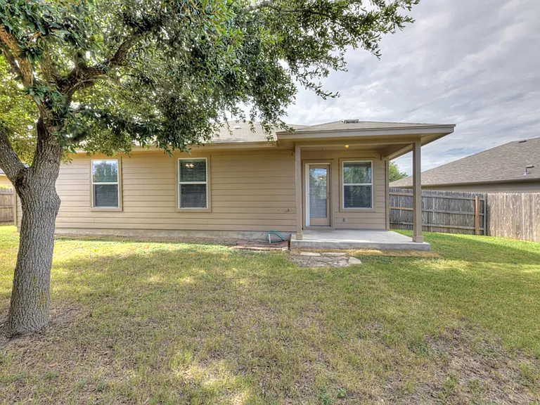 116 Encina Cv — Photo 24