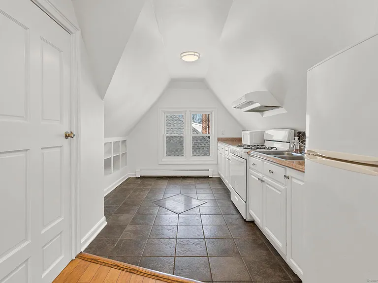 48 Lockwood Ave #3 — Photo 8