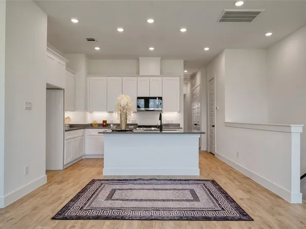 5324 Rue St, Houston, TX 77033