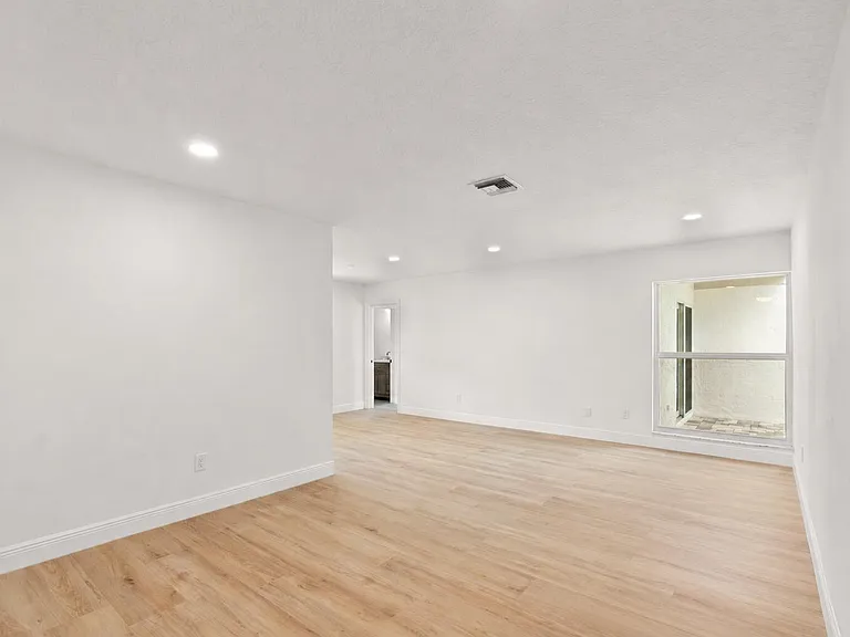 1313 Pinetta Cir — Photo 4