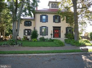 6 Prince St, Bordentown, NJ 08505