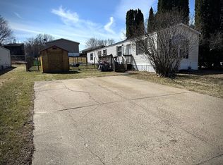 819 30th St NW, Faribault, MN 55021