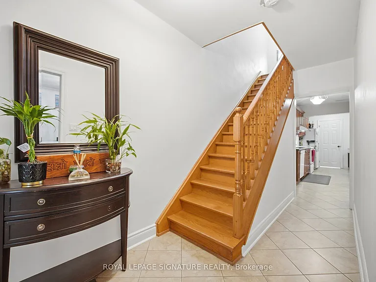 2000 Dufferin St #1 — Photo 19