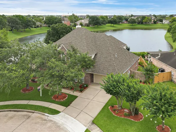 11411 Gladewater Dr, Pearland, TX 77584