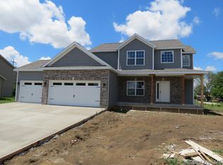 815 Grove St, Chatham, IL 62629