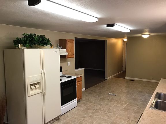 Kitchen dining