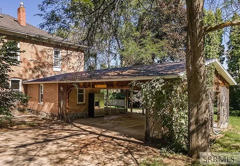 7 bed, 3600 sqft, $2,500 — Photo 2