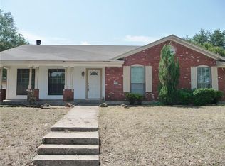 1820 Bolingbroke Pl, Fort Worth, TX 76140