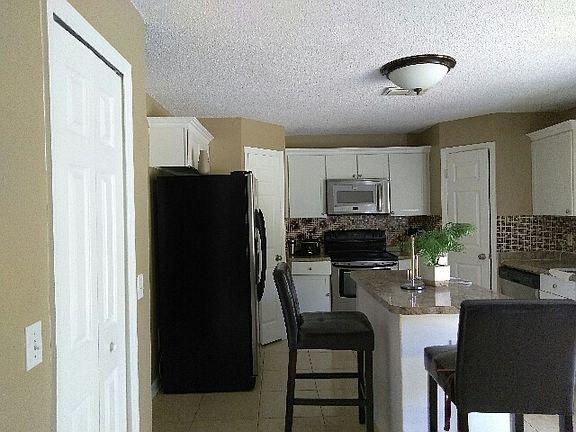 2nd image of 2404 Askey Ct
