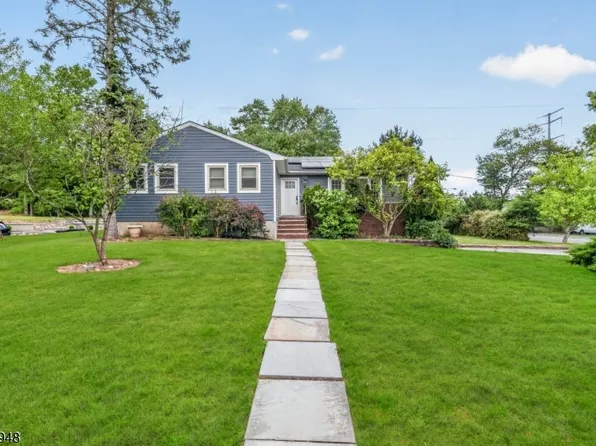 2 Country Club Ct, Livingston Twp., NJ 07039