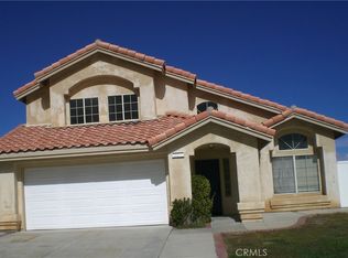 12350 Roadrunner Ln, Victorville, CA 92392