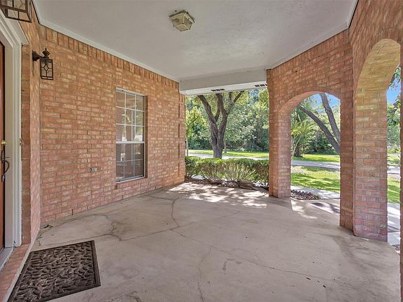 5th image of 12180 Lakeview Manor Dr