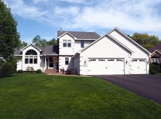 6331 Deerwood Ln, Lino Lakes, MN 55014