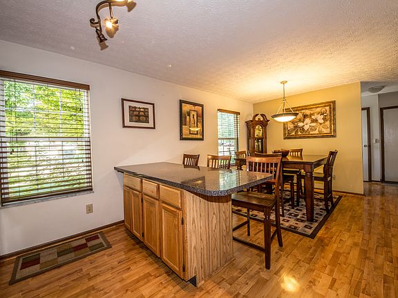 5th image of 773 Ashford Glen Ct