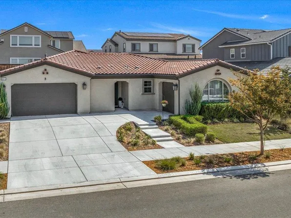 4691 Terrace Rd, Madera, CA 93636